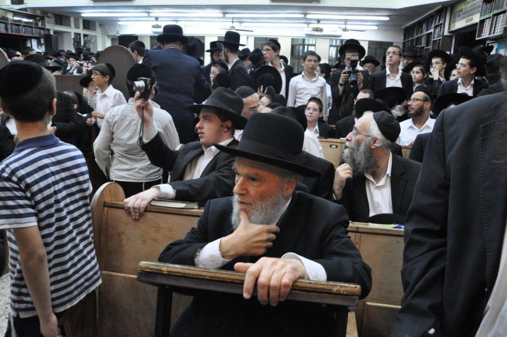 שנה לפטירת ראש-הישיבה: גדולי ישראל בעצרת מספד