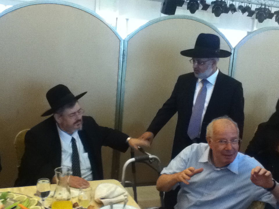 ברית שלום: דרעי וישי לוחצים יד