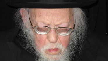 הידרדרות חמורה במצבו של פוסק הדור הרב אלישיב