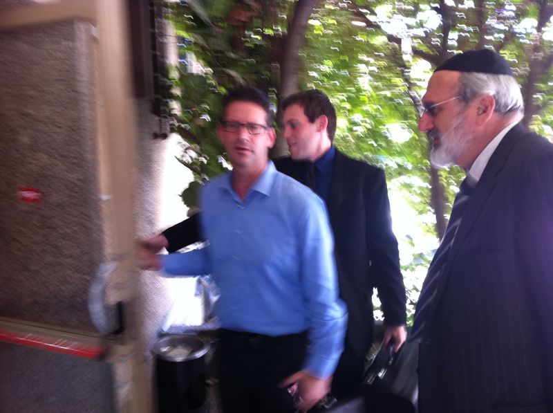 הטלטלה ב'יתד נאמן'; גליק ולבין כעת בתחנת המשטרה