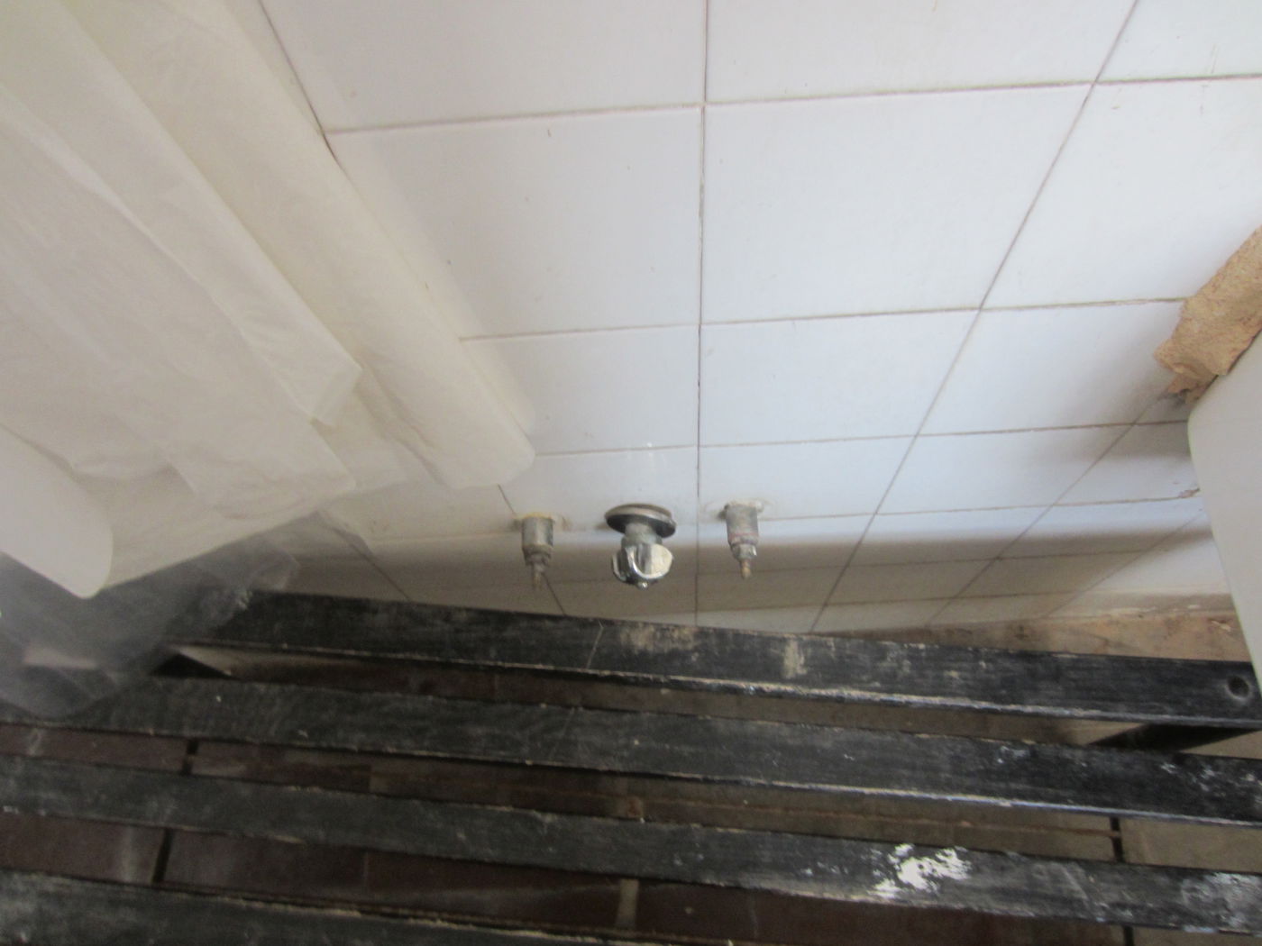 ברז מיים בחדר הטהרה