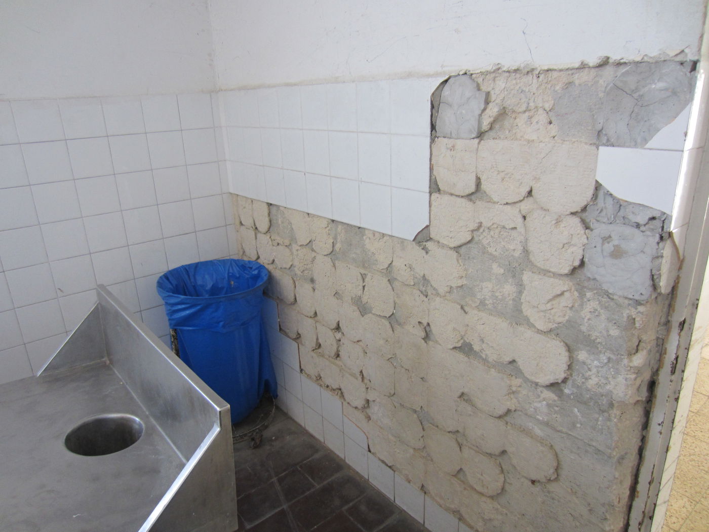 "ביזיון המת" עוד חדר טהרה בשמגר.