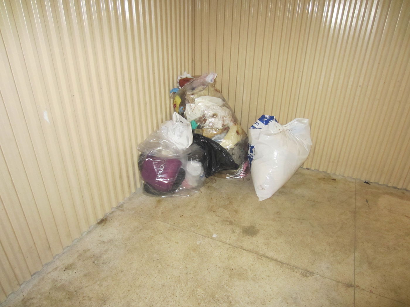 גם של גויים? 'נפלים' בחדר הקירור בשמגר.