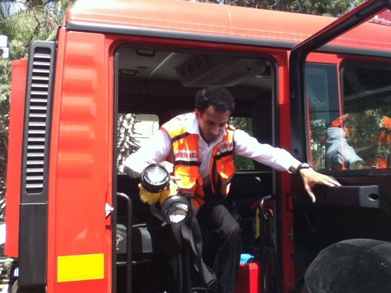 צפו: שריפה במקלט אולם שמחות בבני-ברק