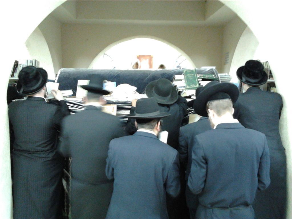 עמוקה תשע"ב: רווקים בפעם האחרונה