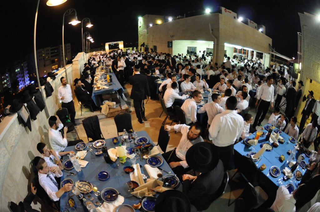 תיעוד מרהיב: השמחה של תלמידי פוניבז'