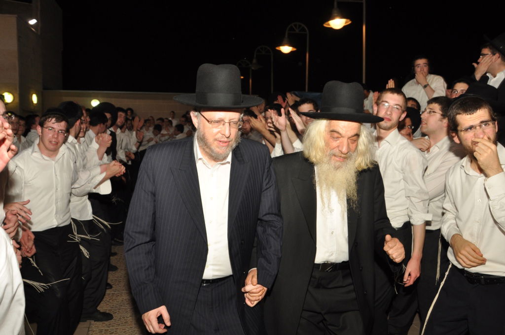 תיעוד מרהיב: השמחה של תלמידי פוניבז'