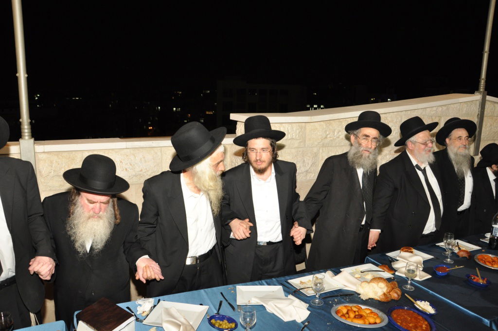 תיעוד מרהיב: השמחה של תלמידי פוניבז'