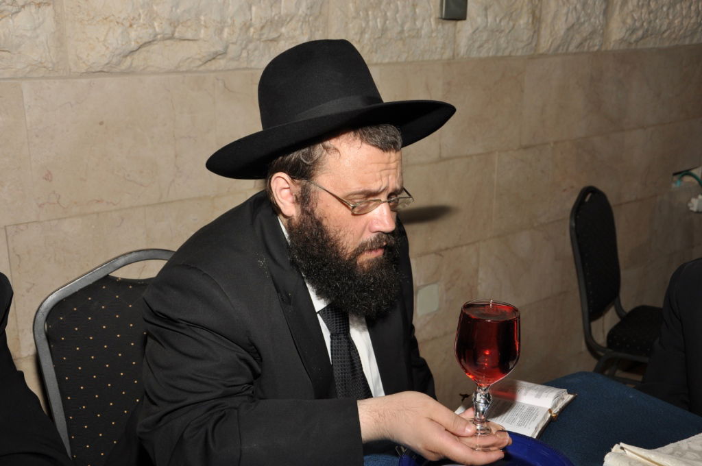 תיעוד מרהיב: השמחה של תלמידי פוניבז'