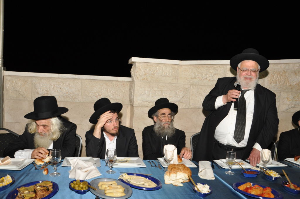 תיעוד מרהיב: השמחה של תלמידי פוניבז'