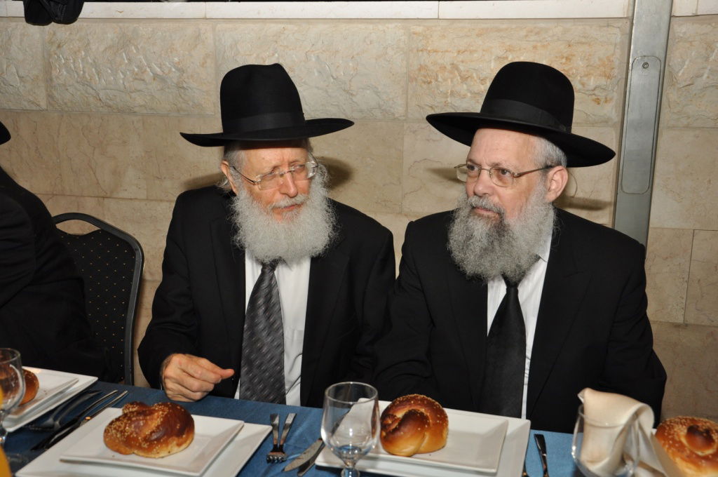 תיעוד מרהיב: השמחה של תלמידי פוניבז'