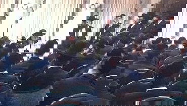 העצרת, אתמול