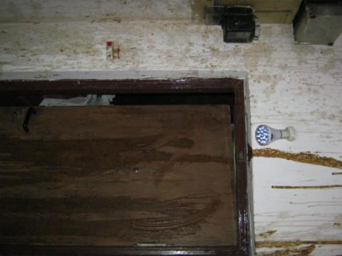 המאבק בין הארגונים עולה שלב: ניסיון לשרוף בית על יושביו