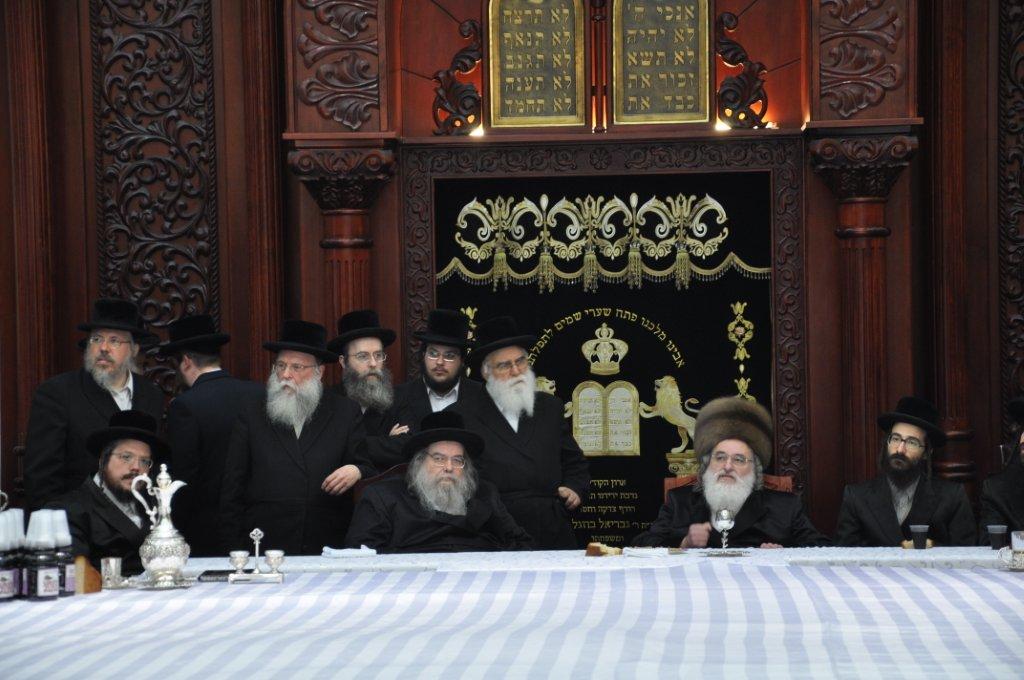 האדמו"ר מבעלזא בביקור מיוחד אצל גיסו האדמו"ר מויז'ניץ