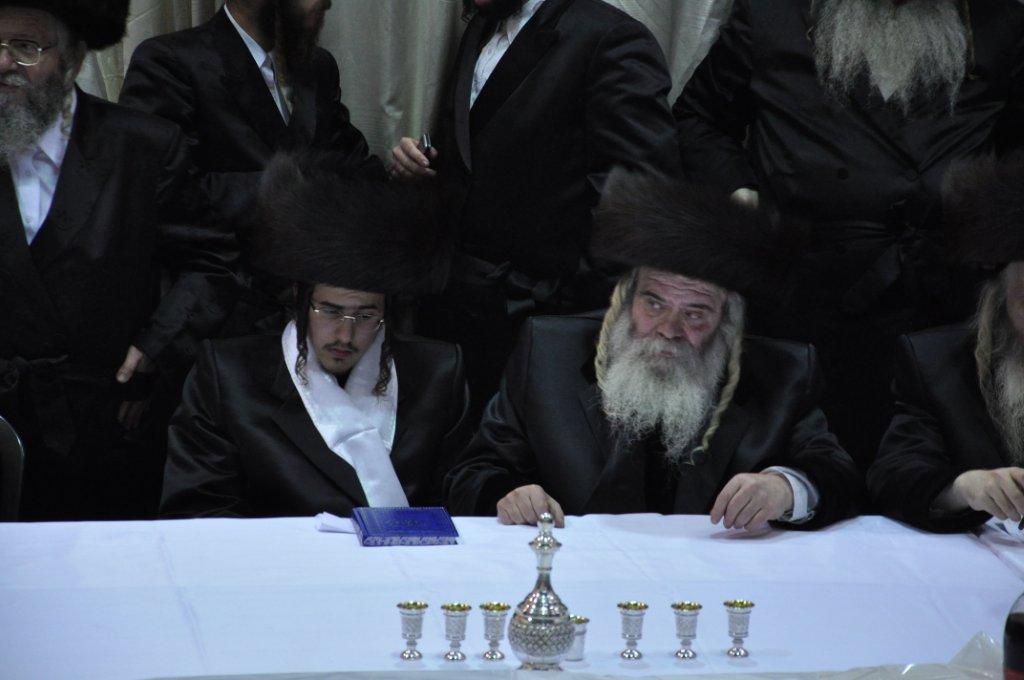 ‏‏שמחת החתונה בחצר קרעטשינף ירושלים / גלריה