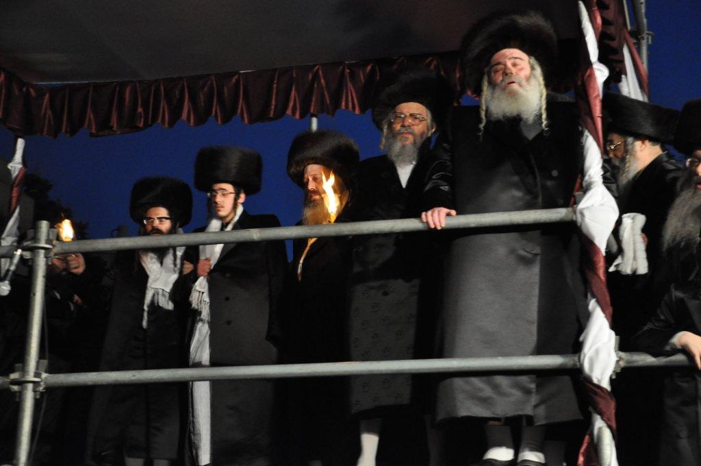 ‏‏שמחת החתונה בחצר קרעטשינף ירושלים / גלריה