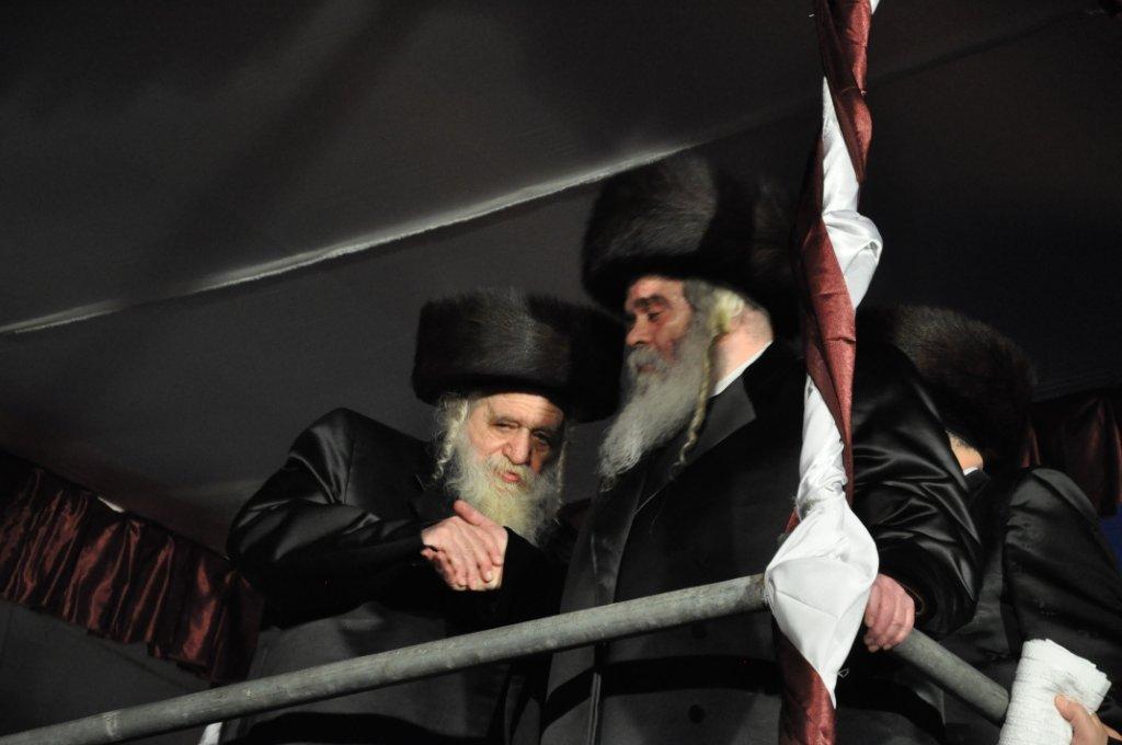 ‏‏שמחת החתונה בחצר קרעטשינף ירושלים / גלריה