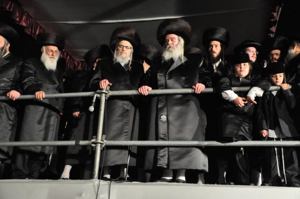 ‏‏שמחת החתונה בחצר קרעטשינף ירושלים / גלריה