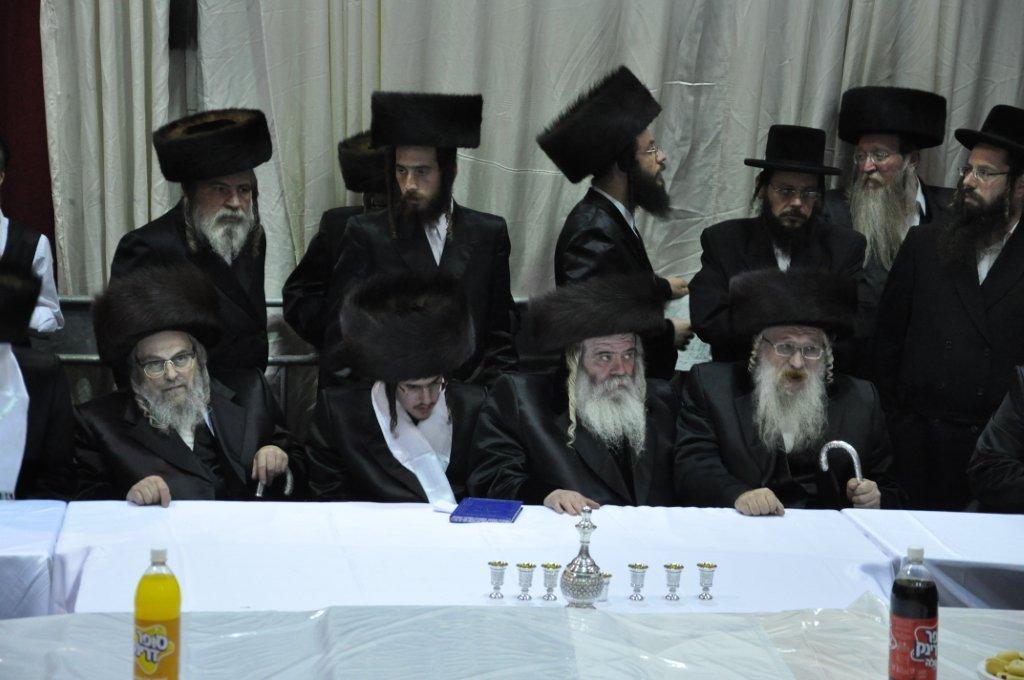 ‏‏שמחת החתונה בחצר קרעטשינף ירושלים / גלריה