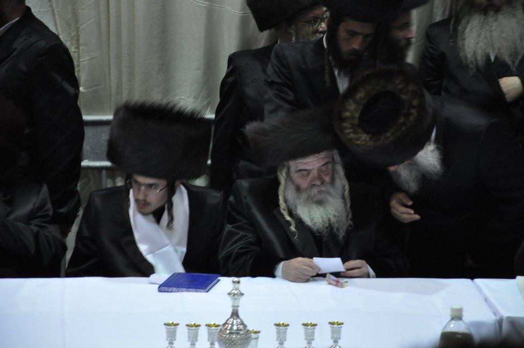 ‏‏שמחת החתונה בחצר קרעטשינף ירושלים / גלריה