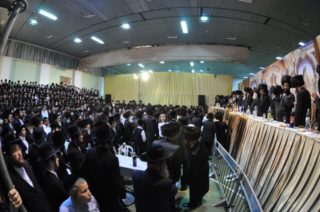 ‏‏שמחת החתונה בחצר קרעטשינף ירושלים / גלריה