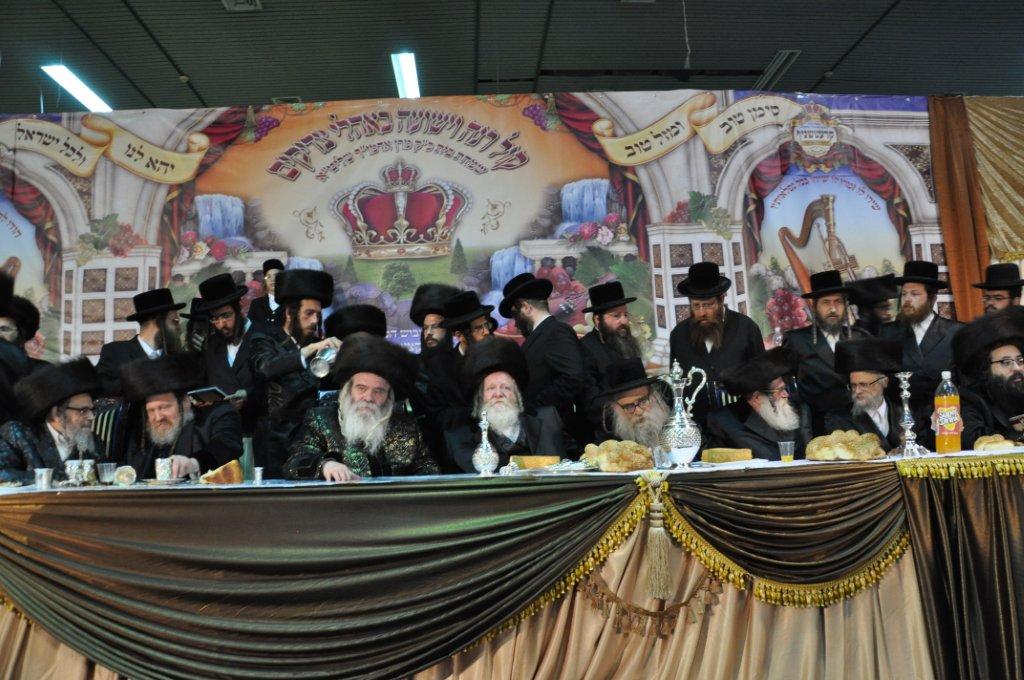 ‏‏שמחת החתונה בחצר קרעטשינף ירושלים / גלריה