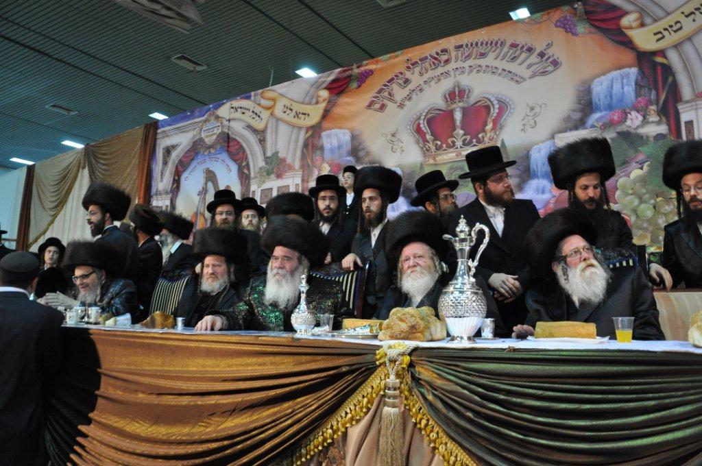 ‏‏שמחת החתונה בחצר קרעטשינף ירושלים / גלריה