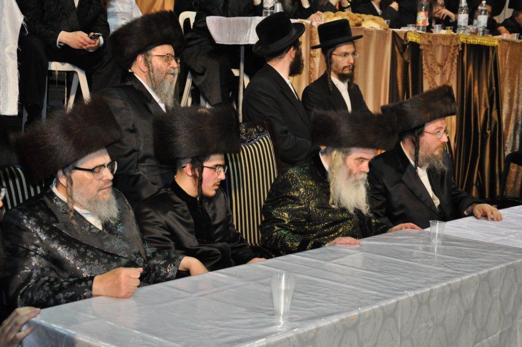 ‏‏שמחת החתונה בחצר קרעטשינף ירושלים / גלריה