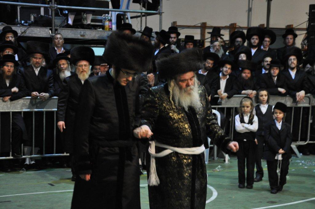 ‏‏שמחת החתונה בחצר קרעטשינף ירושלים / גלריה