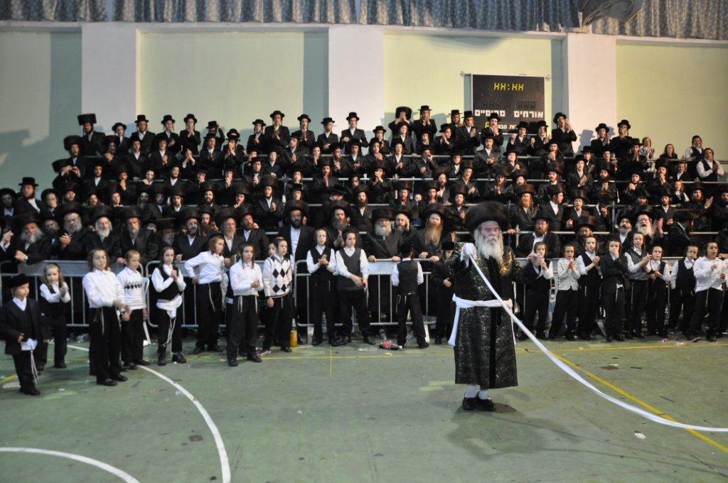 ‏‏שמחת החתונה בחצר קרעטשינף ירושלים / גלריה