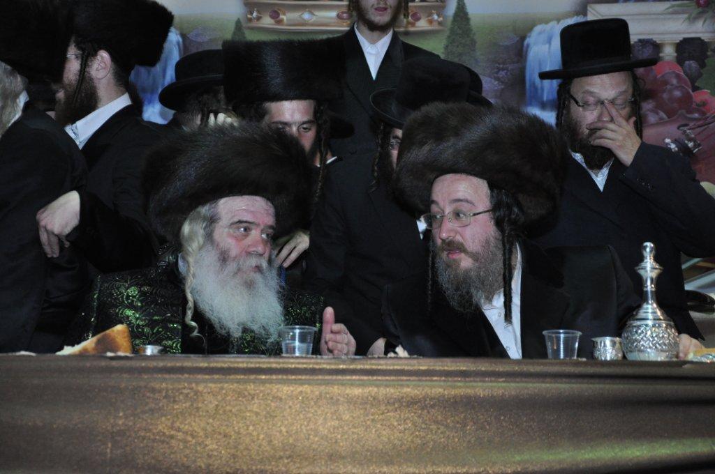 ‏‏שמחת החתונה בחצר קרעטשינף ירושלים / גלריה