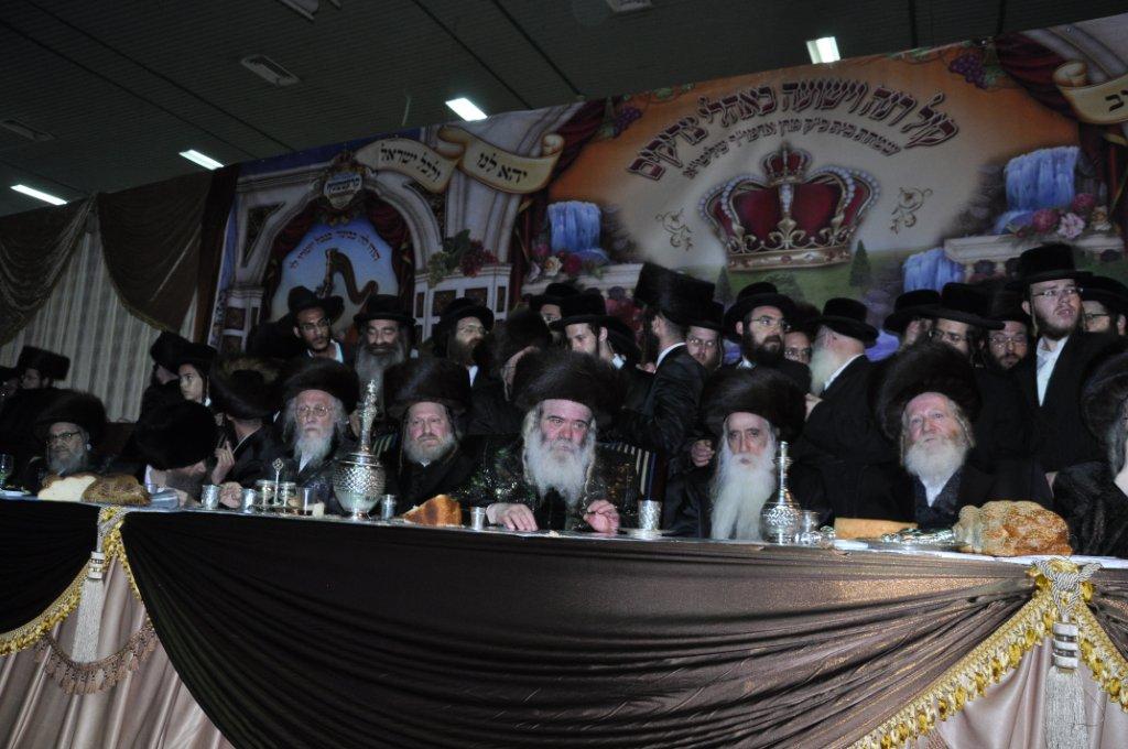 ‏‏שמחת החתונה בחצר קרעטשינף ירושלים / גלריה