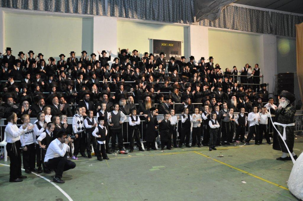 ‏‏שמחת החתונה בחצר קרעטשינף ירושלים / גלריה