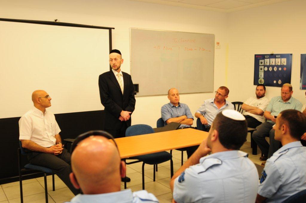 מקלב והפקחים