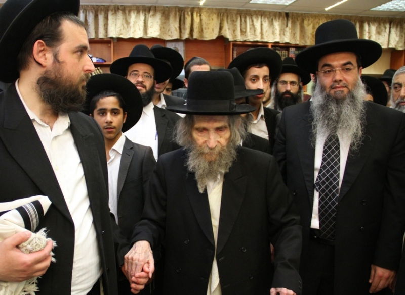 הרב שטיינמן: "לא כדאי להוריד כסף לאברך שמאחר לכולל"