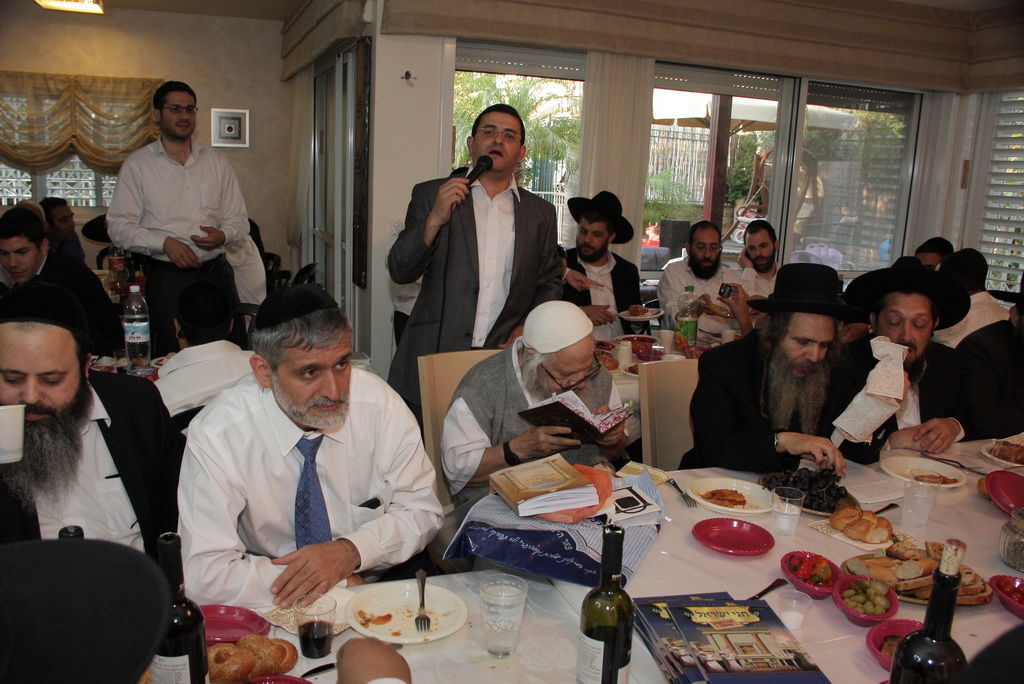 צפו בגלריה: בפתח-תקווה ערכו סעודה לכבוד יו"ר ש"ס