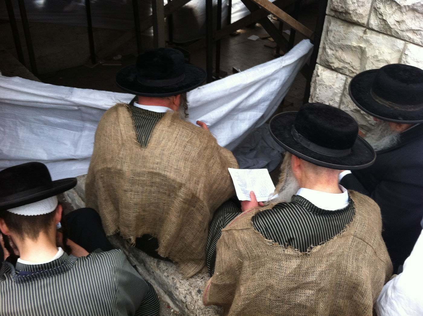 לפנות בוקר: למעלה מרבבת חרדים הפגינו בירושלים נגד גזירת הגיוס