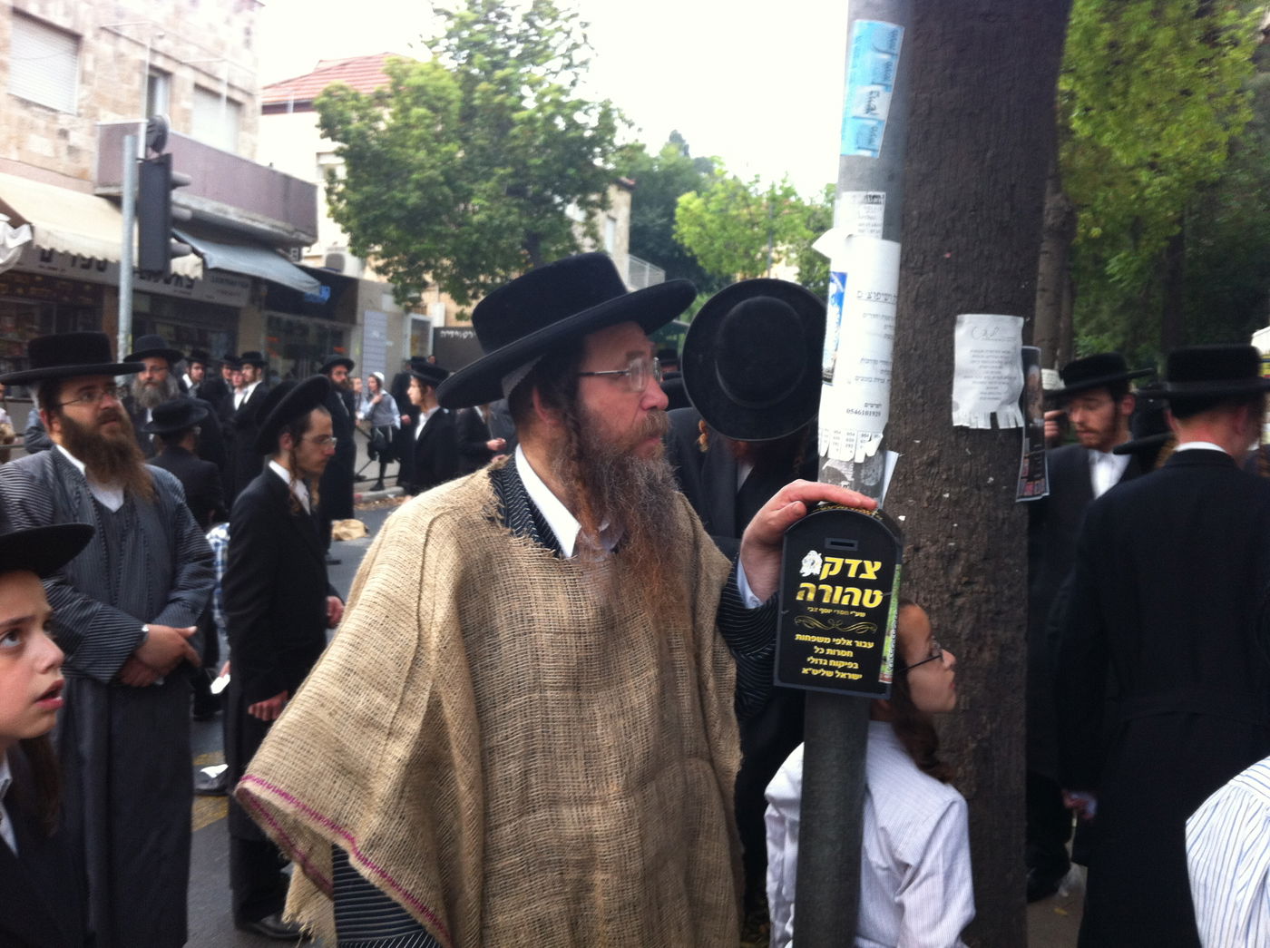 לפנות בוקר: למעלה מרבבת חרדים הפגינו בירושלים נגד גזירת הגיוס