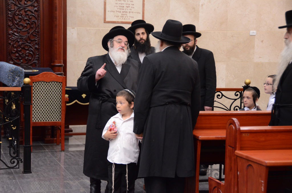 האדמו"ר מויז'ניץ למוישי הולצברג: "תמשיך בדרכי הוריך"