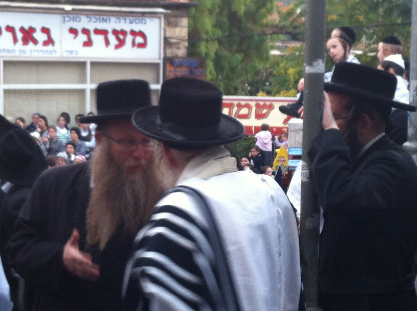 לפנות בוקר: למעלה מרבבת חרדים הפגינו בירושלים נגד גזירת הגיוס