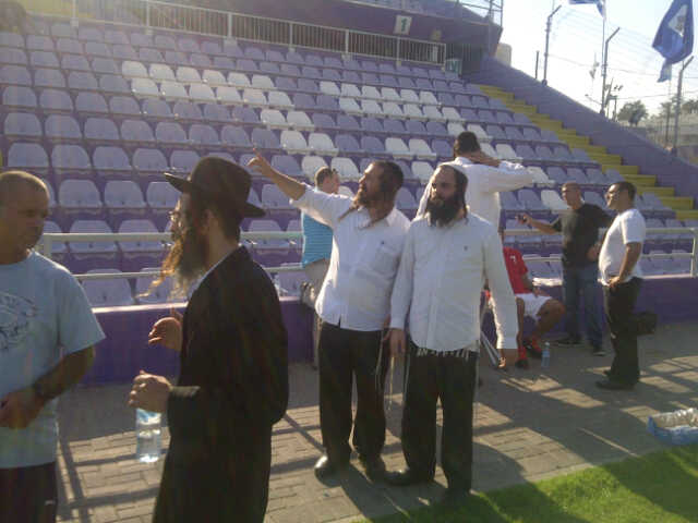 8,000 איש, 80 שוטרים והרב אליעזר ברלנד