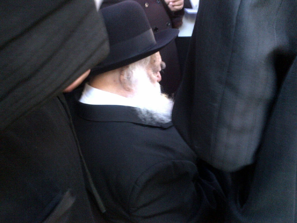 רבי חיים קנייבסקי העתיר בתפילה בבית השונמית