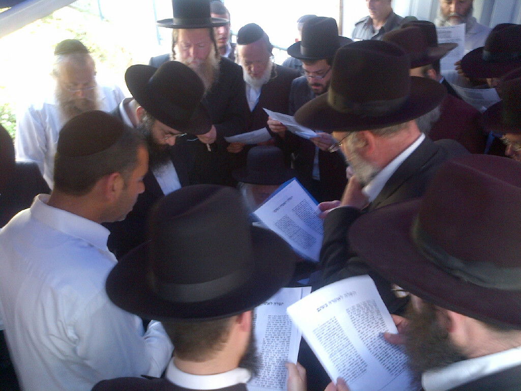 רבי חיים קנייבסקי העתיר בתפילה בבית השונמית