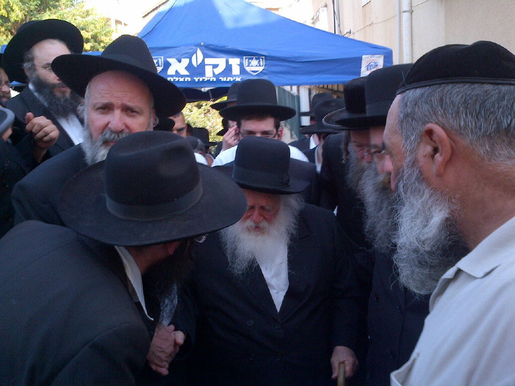 רבי חיים קנייבסקי העתיר בתפילה בבית השונמית