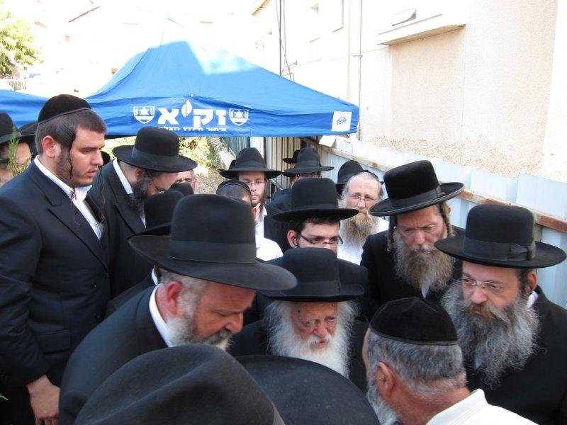 רבי חיים קנייבסקי העתיר בתפילה בבית השונמית