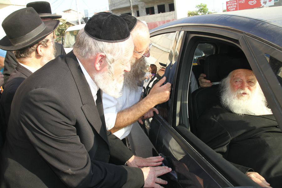 רבי חיים קנייבסקי העתיר בתפילה בבית השונמית
