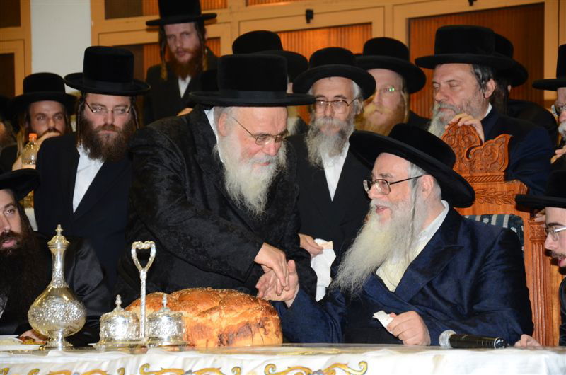 תיעוד בלעדי: שמחת האירוסין לנכד האדמו"ר מצאנז