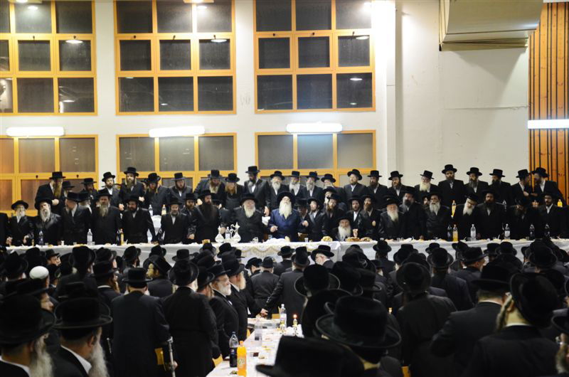 תיעוד בלעדי: שמחת האירוסין לנכד האדמו"ר מצאנז