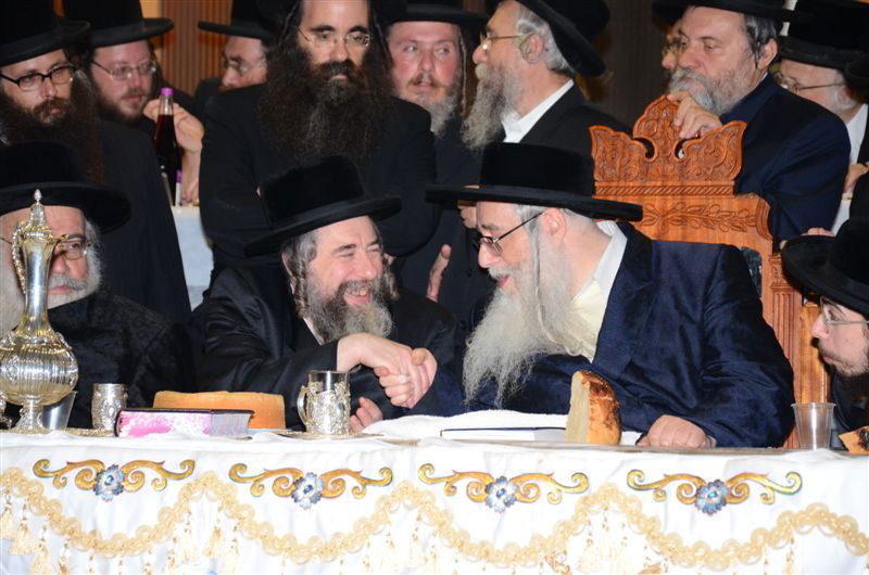 תיעוד בלעדי: שמחת האירוסין לנכד האדמו"ר מצאנז