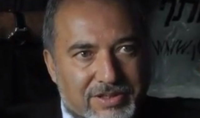 ליברמן במאהל